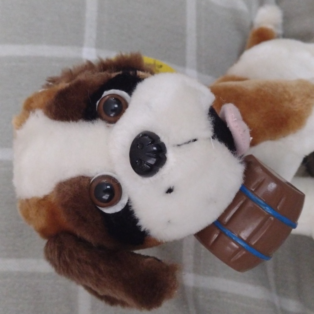 St.Bernard Sitting 9" Tall Kellytoy NWT